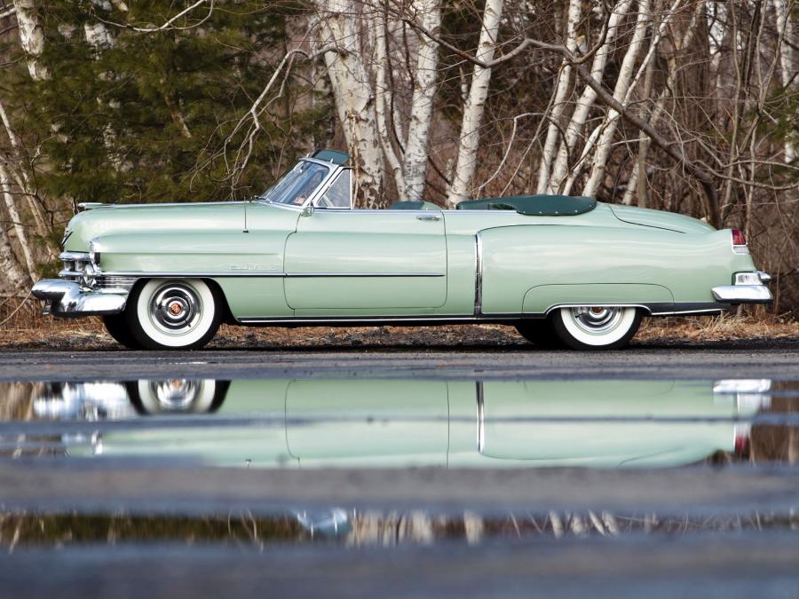  Cadillac Series 62 Convertible 1951 года  (фото 2 из 21)